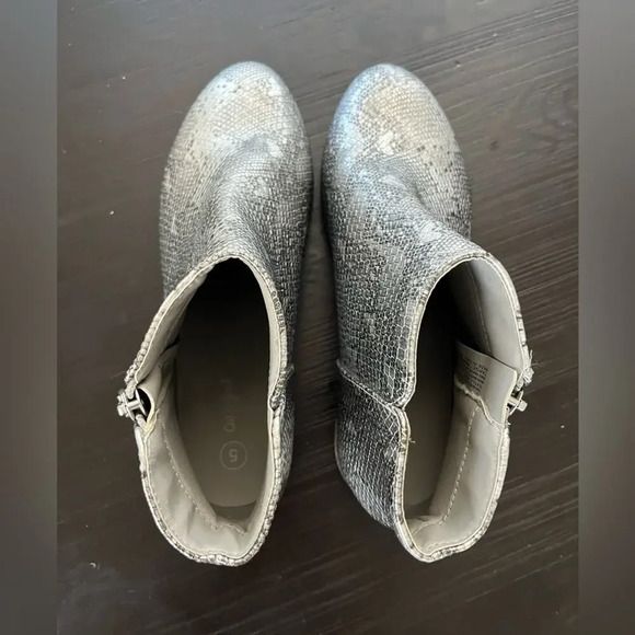Girls' Judi Snake Print‎ Ankle Booties - Cat & Jack SIZE 5 YOUTH-Like New - Picture 5 of 7